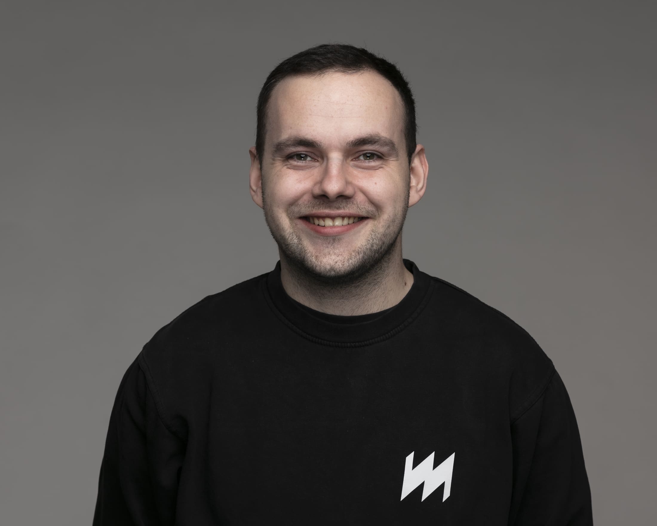 Bogi Lamhauge nú sum elektrikari