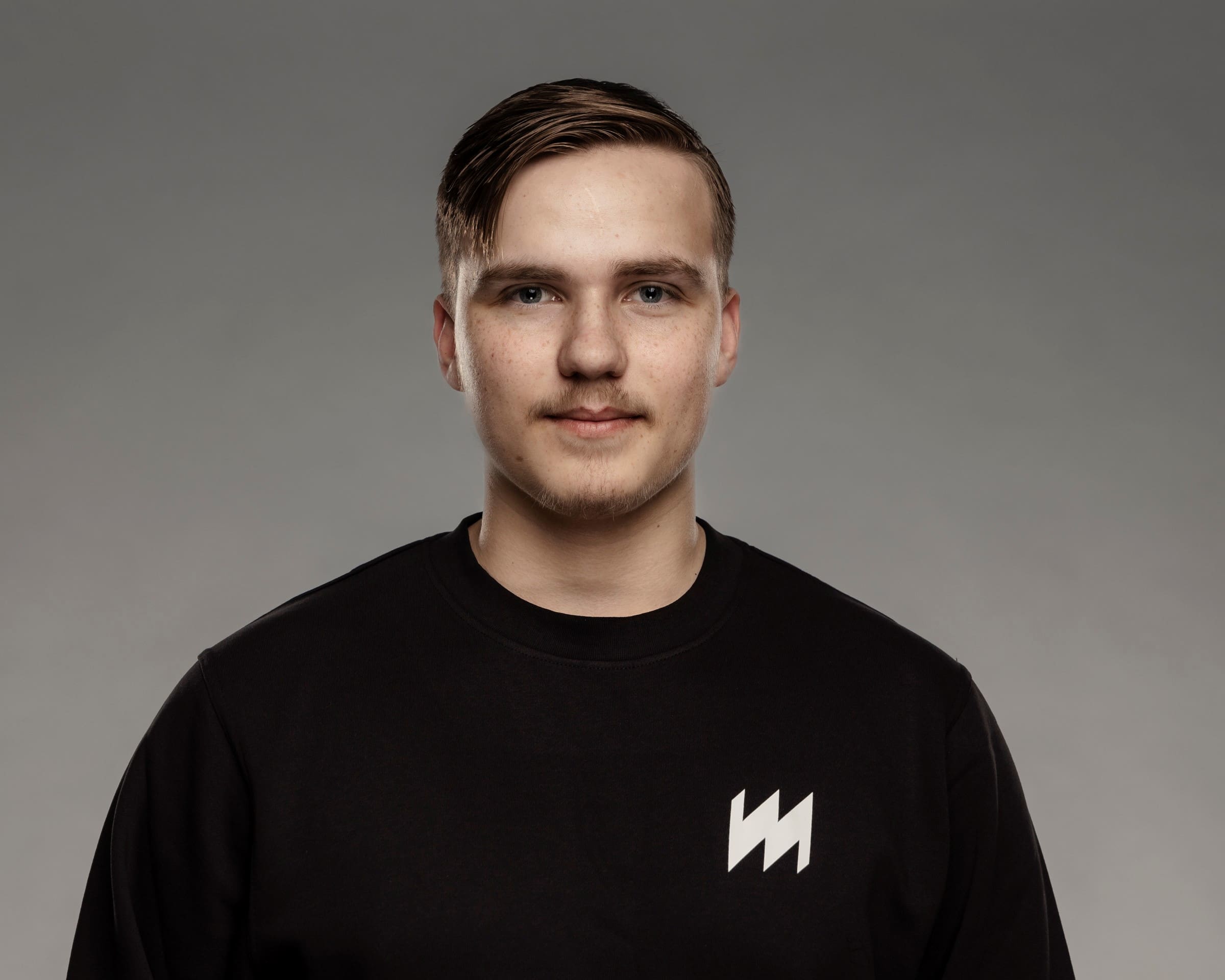 Bjartmar Bech er byrjaður sum lærlingur hjá LM Electric